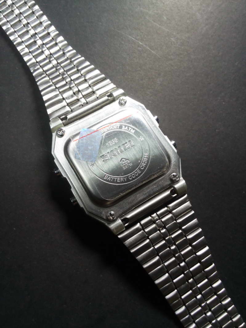 SKMEI นาฬิกาข้อมือ รุ่น SKMEI 1338 สายสแตนเลส   เจ๋งสุดๆด้วยฟังก์ชั่น World Time ดูเวลาโลก