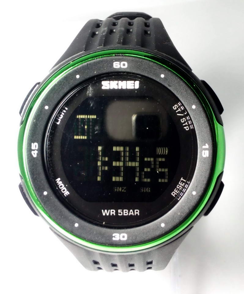 190 บาท SKMEI นาฬิกาข้อมือ ดิจิตอล รุ่น 1219 สีเขียว พร้อมกล่องเหล็กเเละการ์ด