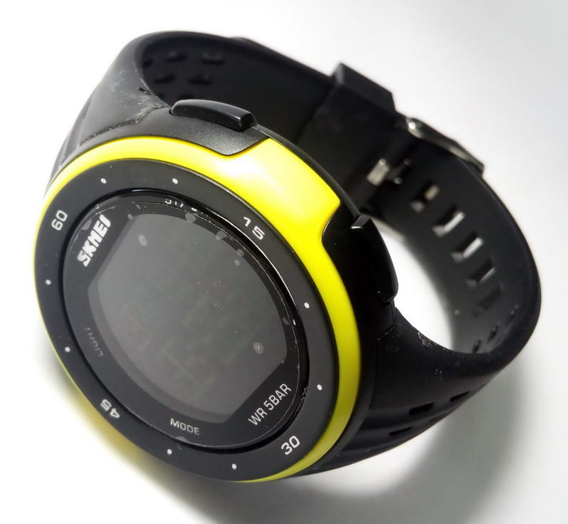 190  บาท SKMEI  นาฬิกาข้อมือ ดิจิตอล รุ่น 1219 สีเหลือง  พร้อมกล่องเหล็กเเละการ์ด