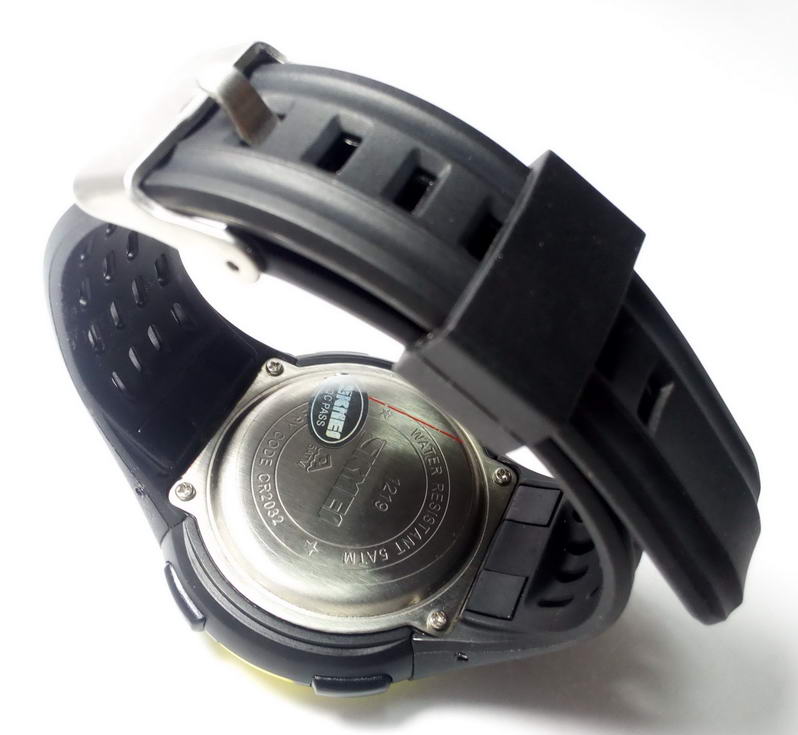 190  บาท SKMEI  นาฬิกาข้อมือ ดิจิตอล รุ่น 1219 สีเหลือง  พร้อมกล่องเหล็กเเละการ์ด