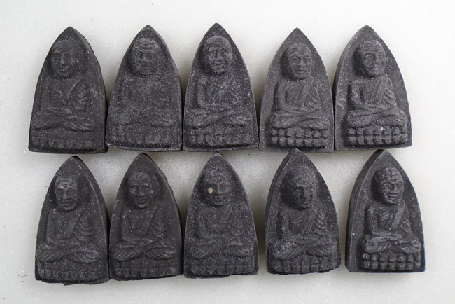 20บาท...พระหลวงปู่ทวด เนื้อว่าน ไม่ทราบวัดที่ออก 10 องค์ ...7