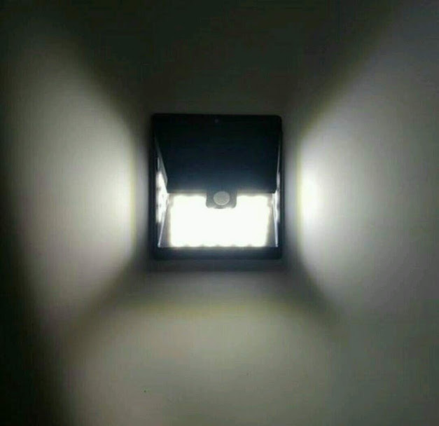 ไฟผนังโชล่าเซลล์ 40 LED 
