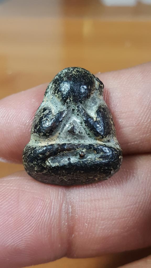 ปิดตาหลังแบบลงรัก ไม่ทราบเกจิ