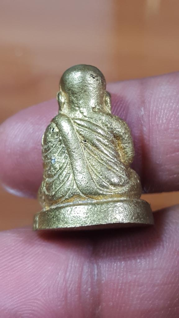 รูปเหมือนหลวงพ่อเงินรุ่นเมตตาบารมี เนื้อทองผสม ใต้ฐานตอกโค๊ต เงิน๔๕