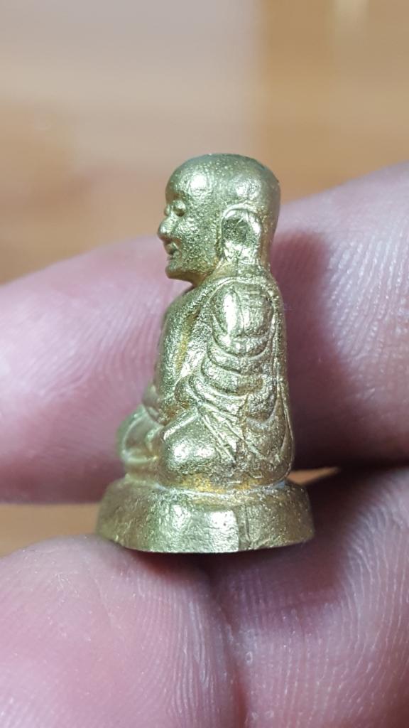 รูปเหมือนหลวงพ่อเงินรุ่นเมตตาบารมี เนื้อทองผสม ใต้ฐานตอกโค๊ต เงิน๔๕