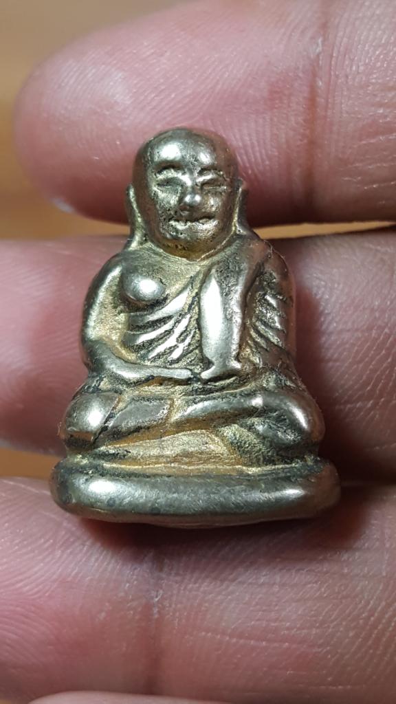 รูปหล่อเหมือนหลวงพ่อเงิน กรุวัดเขาพระใต้ เนื้อสีออกไปทางนาค