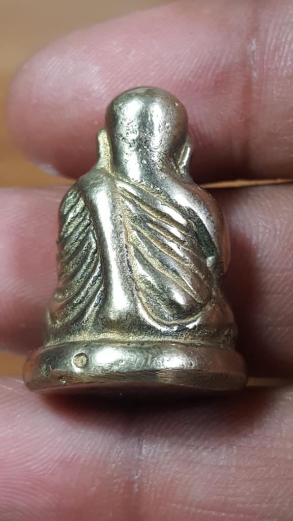 รูปหล่อเหมือนหลวงพ่อเงิน กรุวัดเขาพระใต้ เนื้อสีออกไปทางนาค