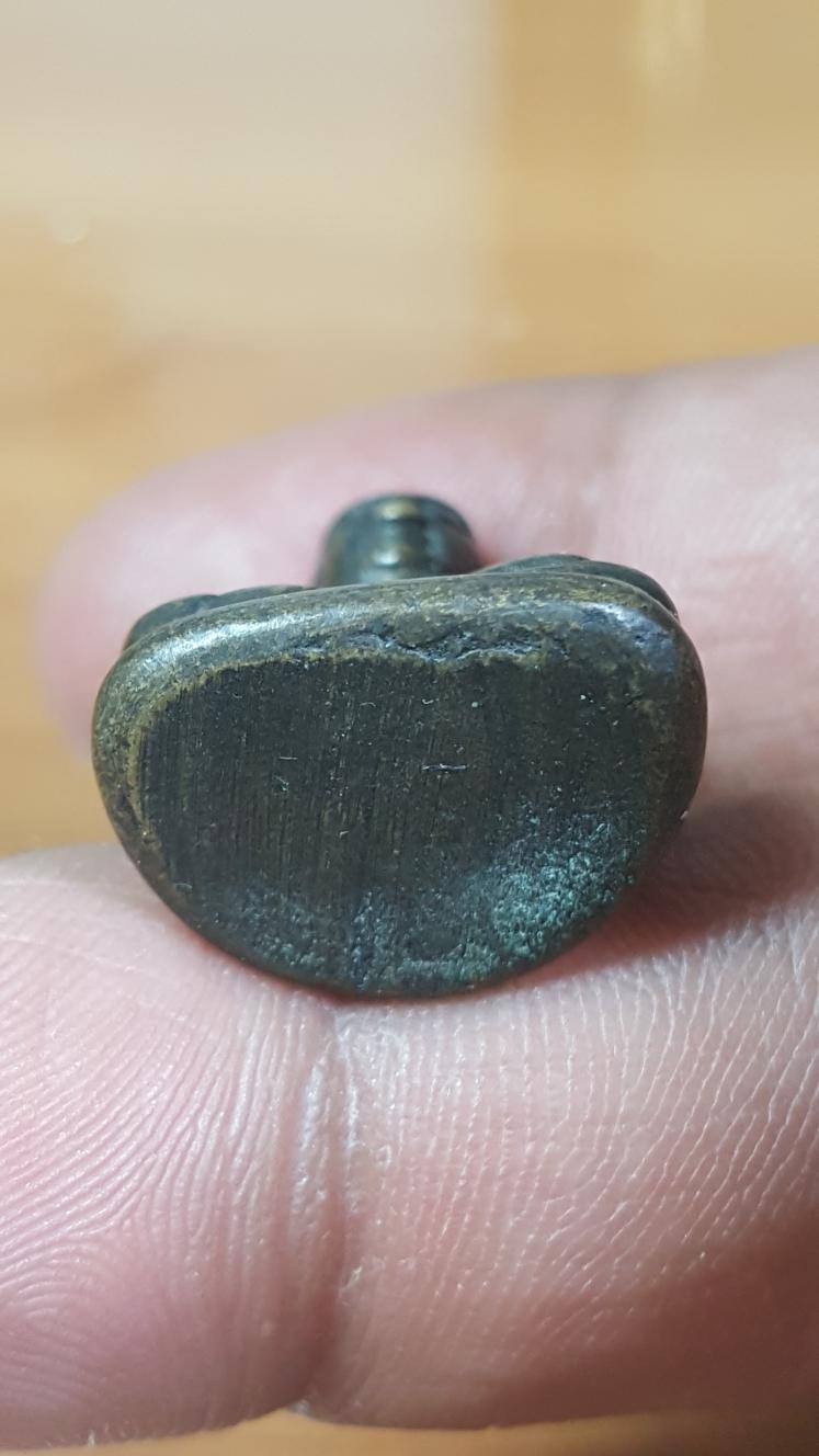 รูปหล่อเหมือนหลวงพ่อเงินเนื้อทองผสม รมดำเก่า ไม่ทราบวัด