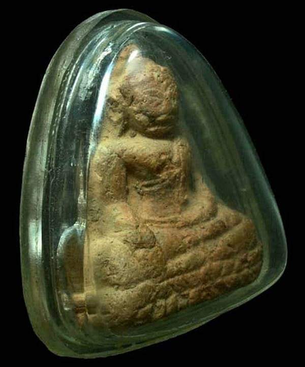 หลวงพ่อโต บางกระทิง สภาพยังสวยมีหน้ามีตาครับ มาพร้อมบัตรรับรองพระแท้การันตีพระครับ