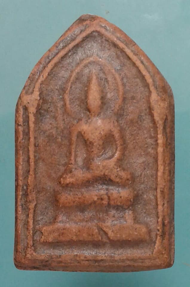 พระเนื้อดิน ไม่ทราบที่ เคาะเดียวแดงครับ