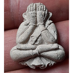 พระปิดตา เนื้อผง ไม่ทราบที่