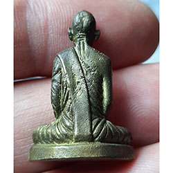 พระรูปหลวงพ่อเดิม ก้น จาร ไม่ทราบทีสร้าง