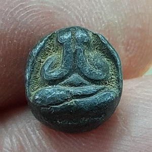 พระปิดตา จิ๋ว หลัง เลข ๕ ไม่ทราบที่