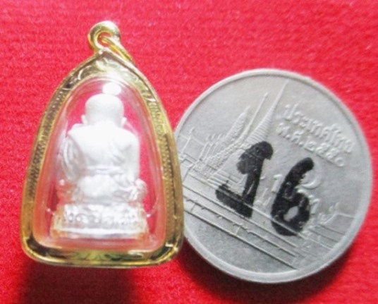 หลวงปู่ทวด เนื้อเงิน พร้อมเลี่ยมทอง พระหลวงพ่อทวด104ปี พร้อมเลี่ยมทองคำแท้ 