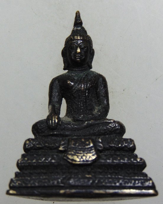 ๒๐ รูปหล่อพระพุทธ