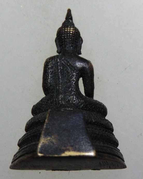 ๒๐ รูปหล่อพระพุทธ