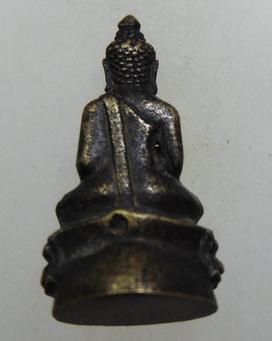 ๒๐ รูปหล่อพระพุทธ