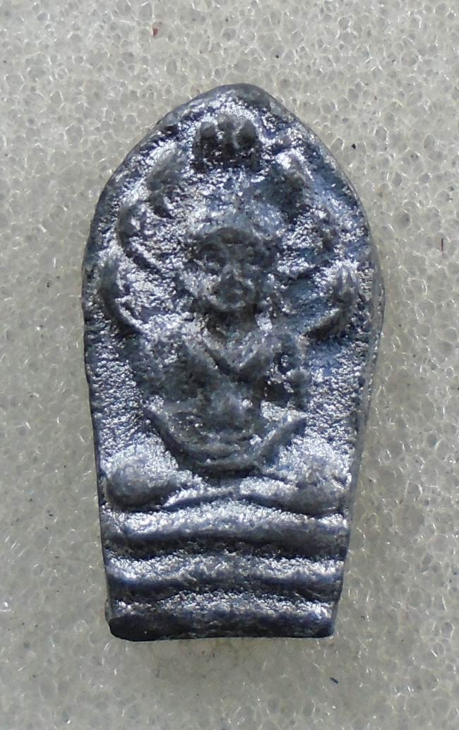 20บาท...พระปรกใบมะขาม หลังยันต์ เนื้อตะกั่ว ไม่ทราบที่///H443