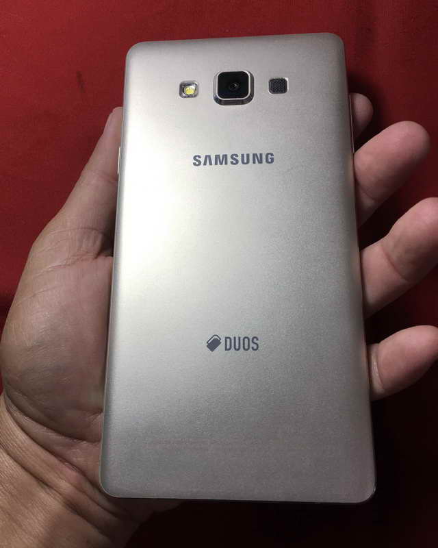SAMSUNG Galaxy A7 พร้อมอุปกรณ์ครบชุด