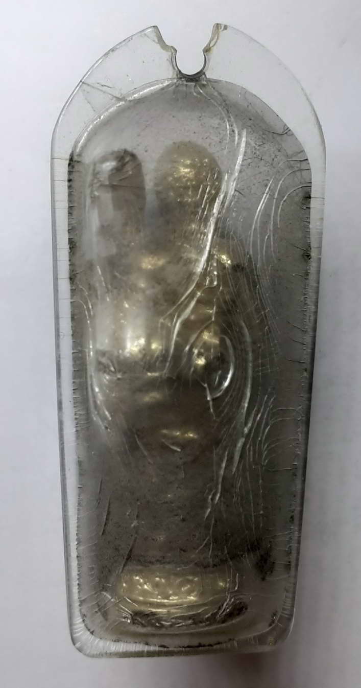 20 บาท รูปหล่อพระสิวลี ในกรอบพลาสติก แต่กรอบแตกนะคับ