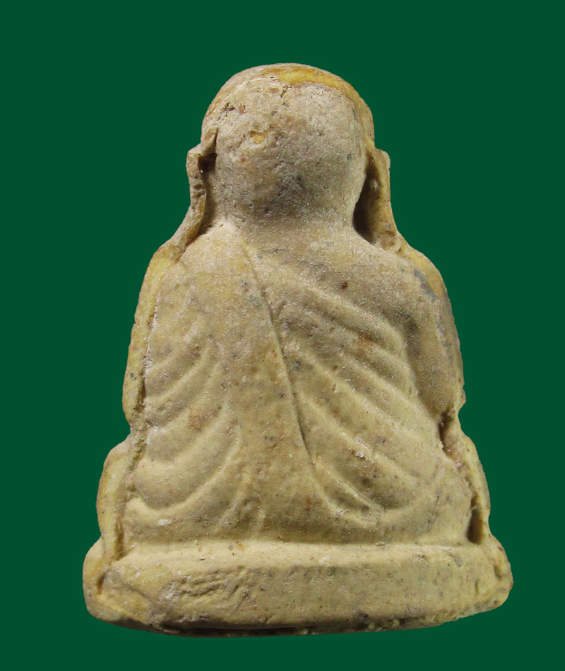 ผงรูปเหมือนลอยองค์ หลวงพ่อเงิน รุ่นเจดีย์๙ ยอด กองทัพภาค ที่ 3 จัดสร้าง ปี2533