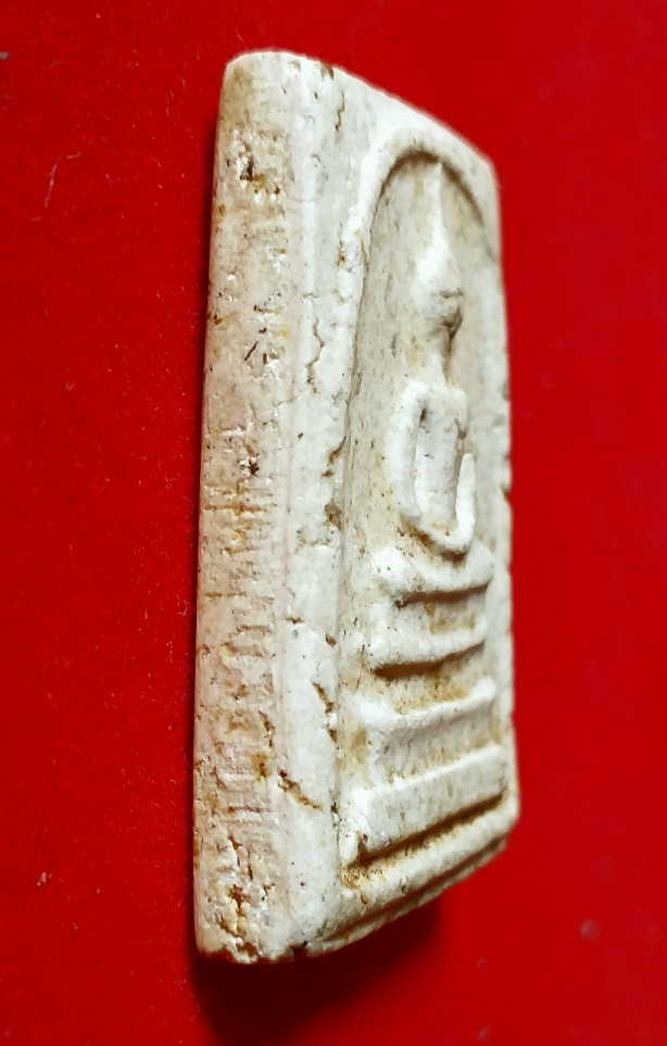 พระสมเด็จวัดระฆัง 100 ปี  พิมพ์เส้นด้ายลึก เต็มฟอร์ม