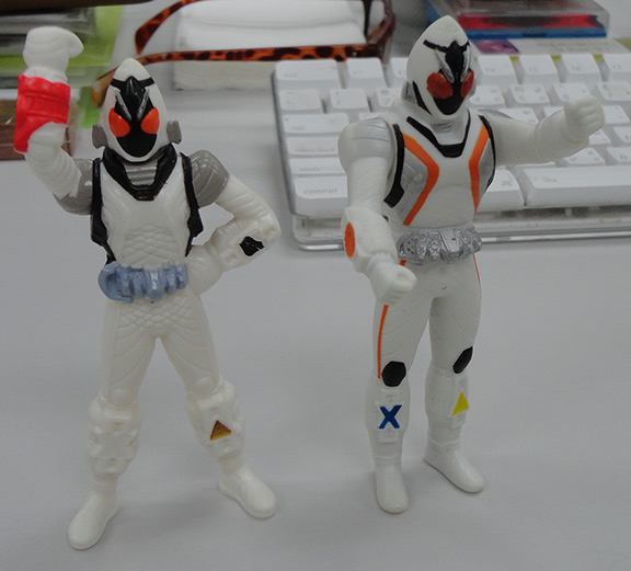 หุ่นฟิกเกอร์โมเดล Kamen Rider ขยับได้ จัดไปทีเดียว2ตัว ของแท้จากญี่ปุ่น