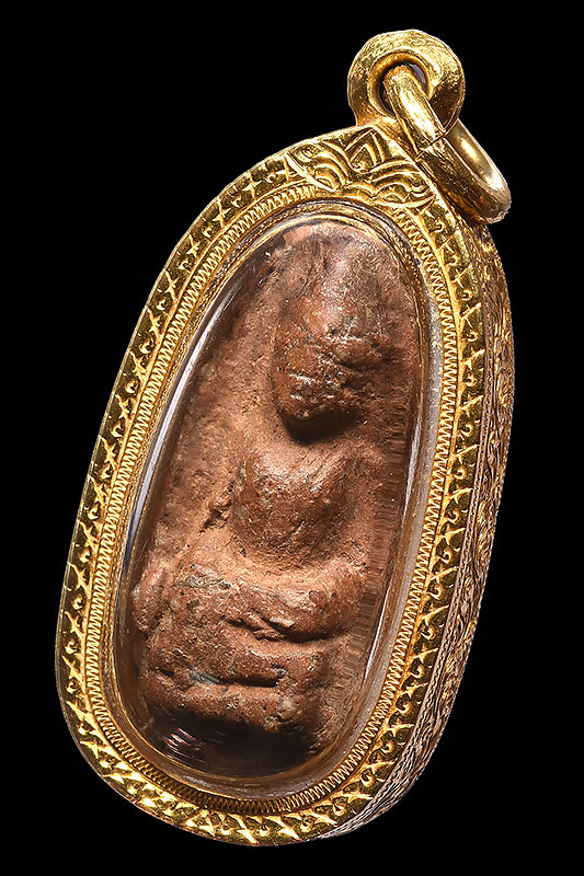 พระถ้ำเสือ (พิมพ์สังฆาฏิ) กรุเขาถ้ำเสือ อู่ทอง สุพรรณบุรี