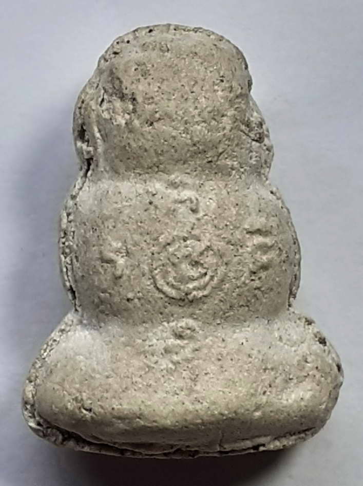 30 บาท พระปิดตาเนื้อผงลอยองค์ ไม่ทราบเกจิครับ BOX3