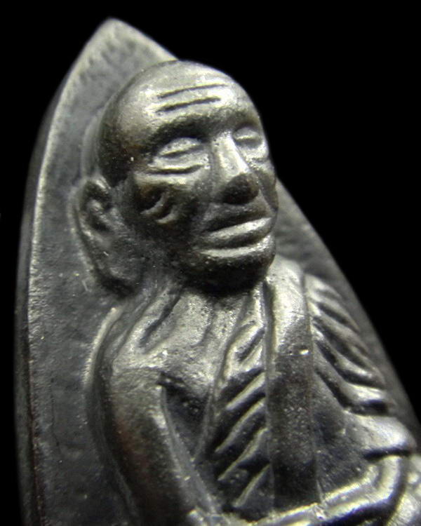 เตารีดใหญ่ A (นวะโลหะแก่เงิน) 100 ปี อาจารย์ทิม พิธี สถูป หลวงพ่อทวด วัดช้างให้ และ พิธีศาลหลักเมือง