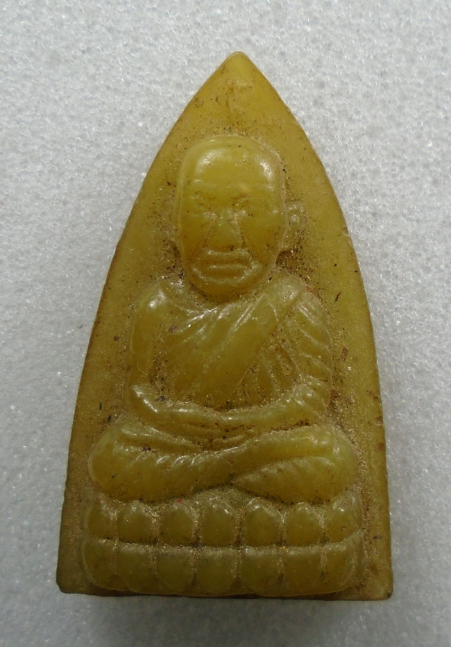20บาท...พระหลวงปู่ทวด เนื้อพลาสติก ไม่ทราบวัดที่ออก///H661