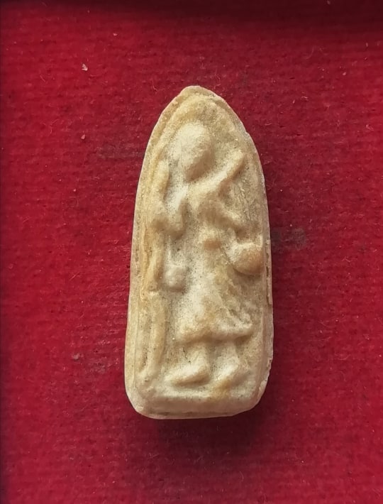 พระสิวลีเนื้อผงน้ำมัน  พิมพ์มีย่าม หลวงพ่อกวย วัดโฆสิตาราม#2