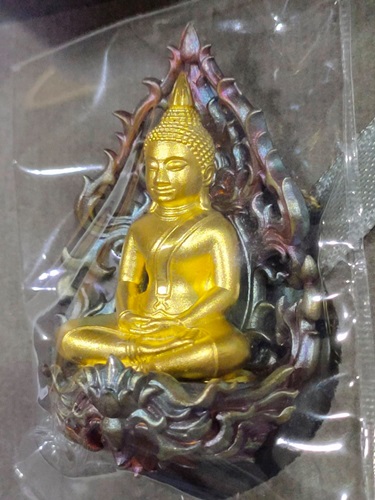 พระกริ่งหลวงพ่อโสธร" รวย สุข สำเร็จ