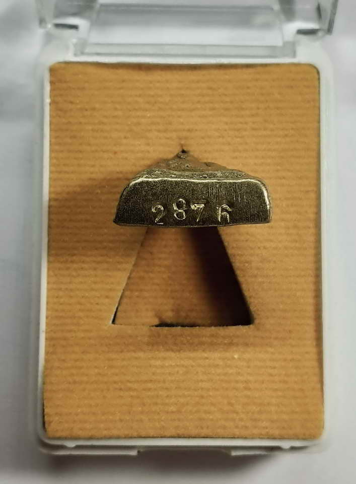 F"เหรียญหล่อนางพญาเนื้อทองผสมวัดพระพุทธบาทดงงูอำเภอเนินมะปรางจังหวัดพิษณุโลก ที่ระลึกงานวางศิลาฤกษ์อ