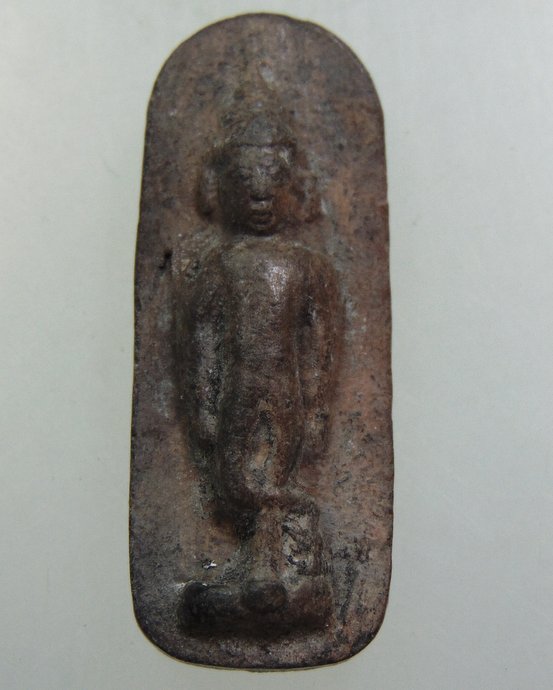๒๐ พระลีลาเนื้อดิน