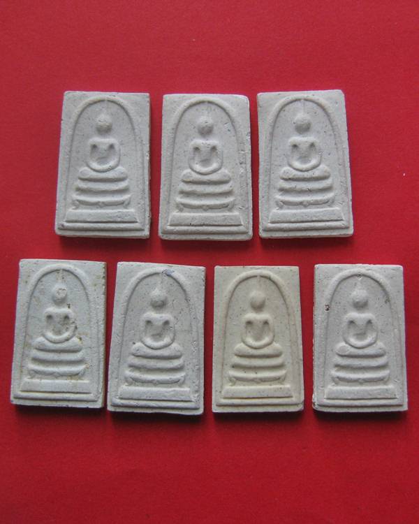 "33 องค์" พระสมเด็จ หลวงปู่คำพันธ์ รุ่นมหาชัย วัดธาตุมหาชัย ปี 2535 