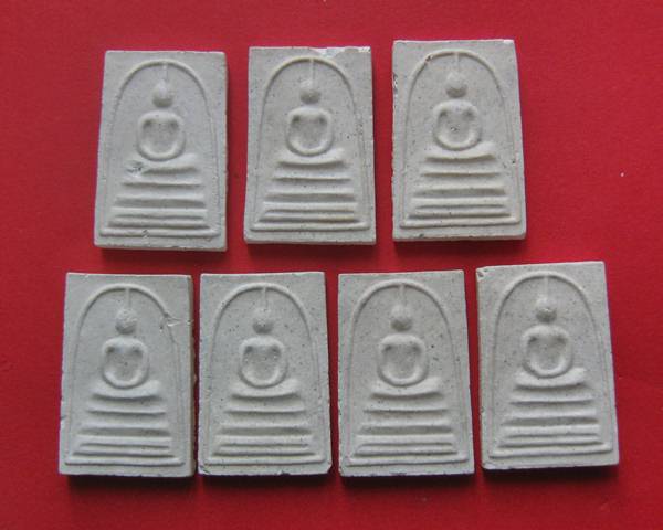 "33 องค์" พระสมเด็จ หลวงปู่คำพันธ์ รุ่นมหาชัย วัดธาตุมหาชัย ปี 2535 