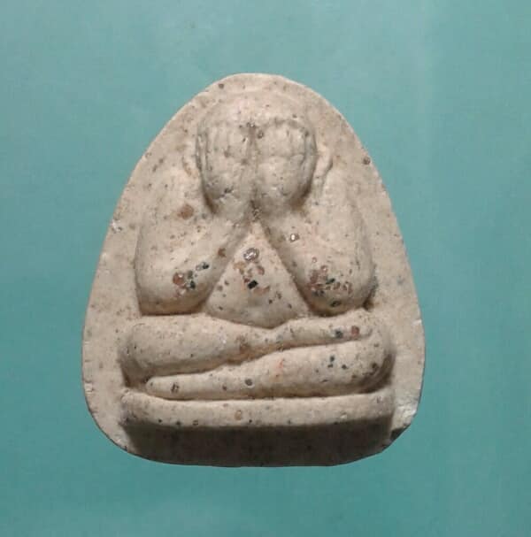 พระปิดตาเนื้อผงหลังย้นต์ไม่ทราบวัดออก   เคาะเดียว