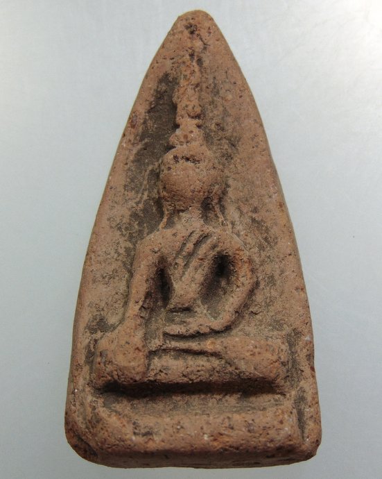 ๒๐ พระพุทธเนื้อดิน บรรจุกรุ