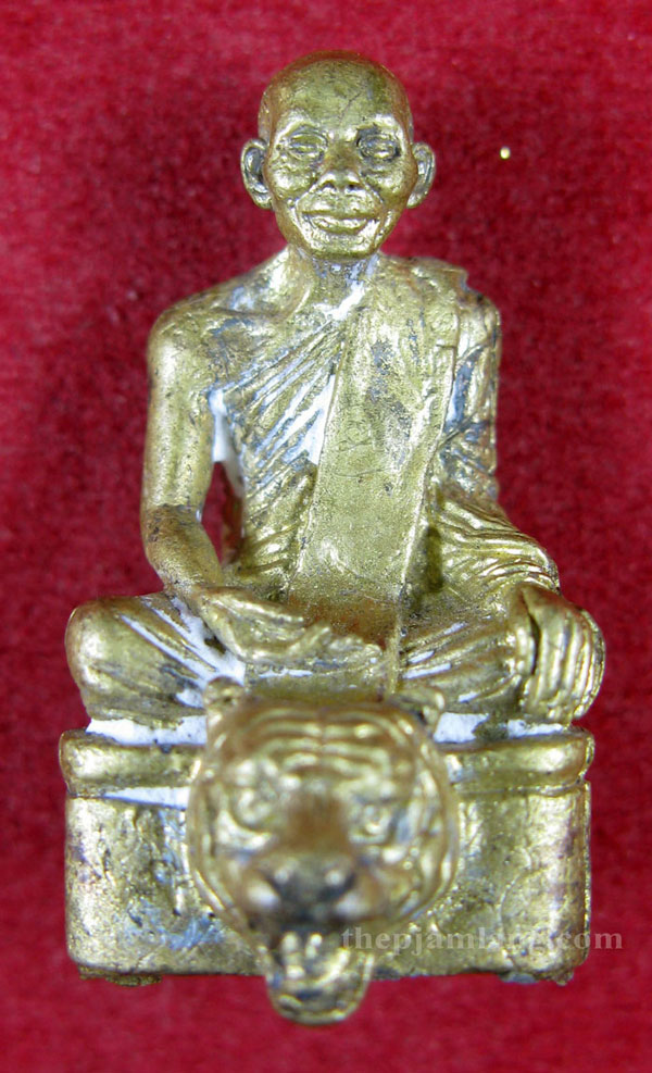 รูปเหมือนหลวงพ่อเหลือ(2) วัดขอนชะโงก สระบุรี รุ่นไตรมาส เพชรกลับ รุ่นแรก เนื้อชนวนนำฤกษ์ ปี 2556