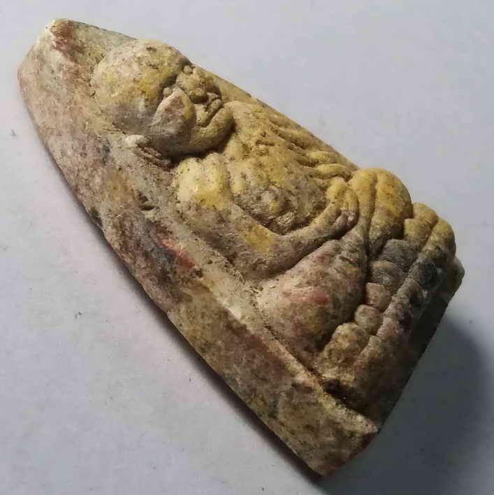 100 บาท หลวงปู่ทวด เนื้อว่านก้นครก วัดช้างให้ จังหวัดปัตตานี   BOXP17