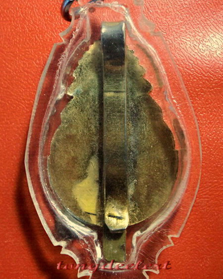  แหนบหลวงพ่อฤาษีลิงดำ วัดท่าซุง จ.อุทัยธานี กะไหล่ทองค่ะ