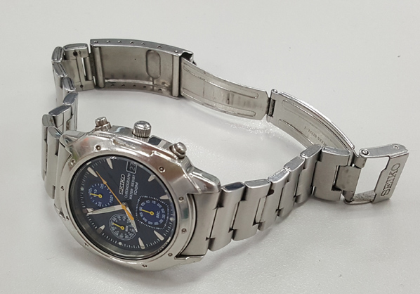 นาฬิกา SEIKO ของแท้ โครโนกราฟ หน้าฟ้า เข็มโครโนเหลือง 100M Water Resist
