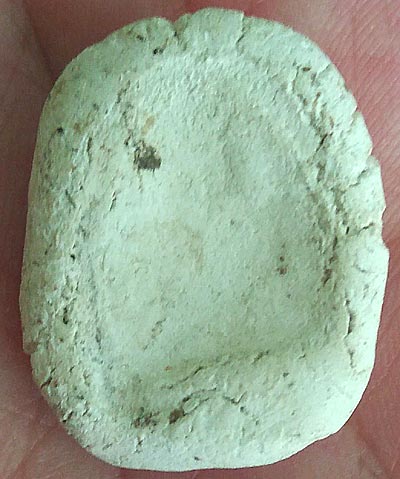 *พิมพ์ปิดตา เนื้อผง กรุวัดคลองขอม สุพรรณบุรี หลวงปู่ศุข ร่วมปลุกเสก*