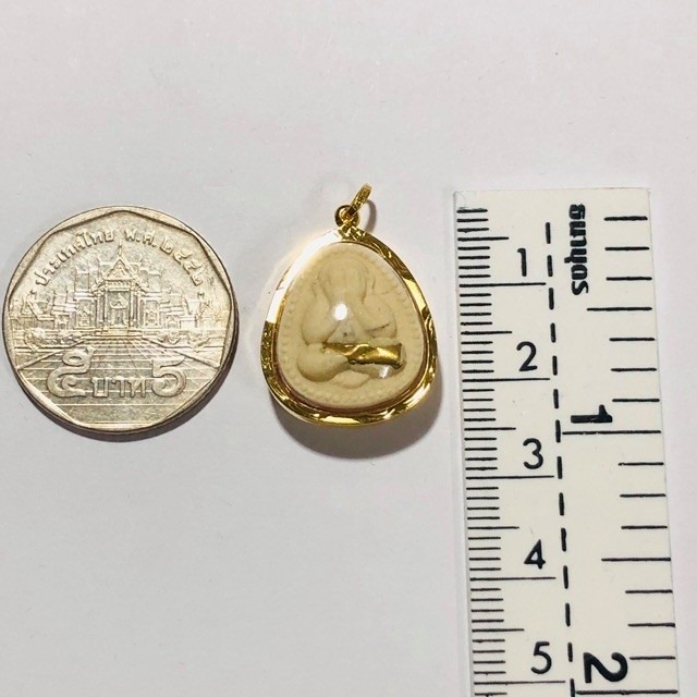 วัดใจ พระปิดตาหลวงพ่อคูณ ปริสุทโธ วัดบ้านไร่ รุ่นปิดตามหาลาภ เลี่ยมกรอบทองแท้ๆๆๆ