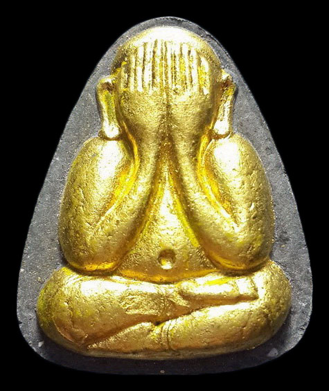 พระปิดตา84ปี หลวงพ่อสวัสดิ์ วัดเม้าสุขา จ.ชลบุรี ปี35 ปิดทองด้านหน้า หลังฝังตะกรุดทองคำ 