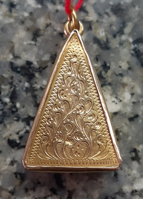 พระปิดตา เลี่ยมทองเก่า เนื้อตะกั่ว