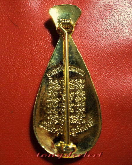 เข็มกลัดหลวงพ่อฤาษีลิงดำ วัดท่าซุง กะไหล่ทองลงยา สวยมากค่ะ