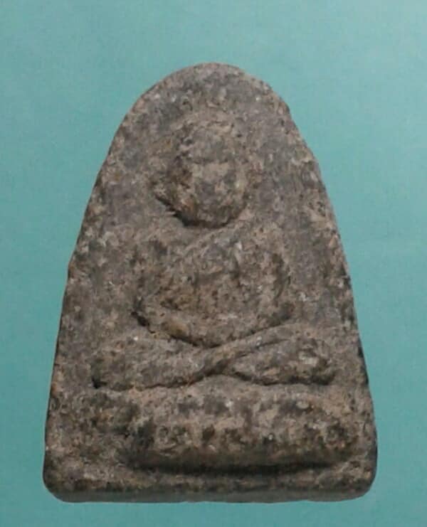 หลวงปู่ทวด เนื้อว่านองค์เล็ก ไม่ทราบวัดออก เคาะเดียวแดงครับ