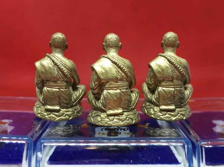 รูปหล่อเบ้าทุบเสาร์ 5 บูชาครู เนื้อชนวนเก่า หลวงปู่อุดมทรัพย์ (พระอาจารย์จ่อย)